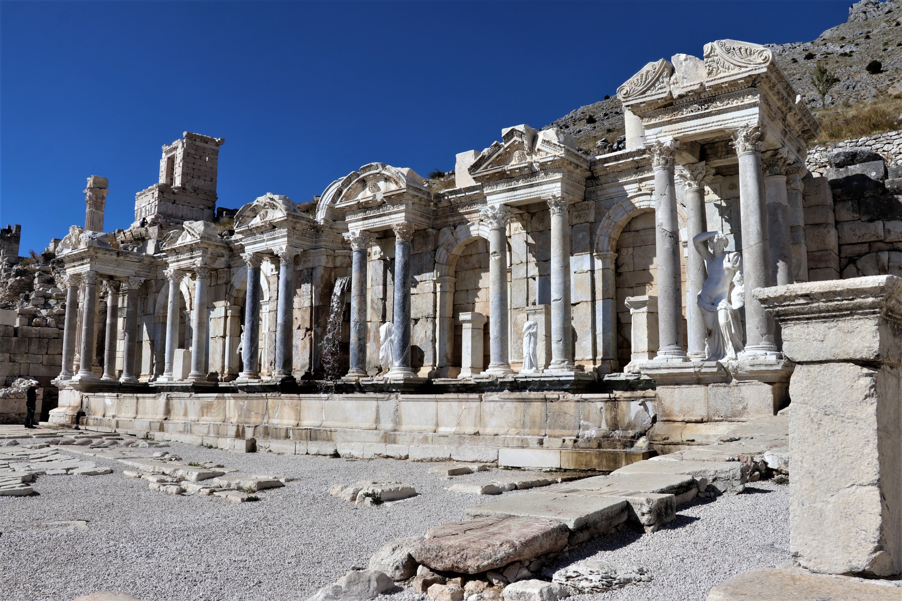 SAGALASSOS & İNSUYU MAĞARASI & ISPARTA GÜL VADİLERİ TURU 