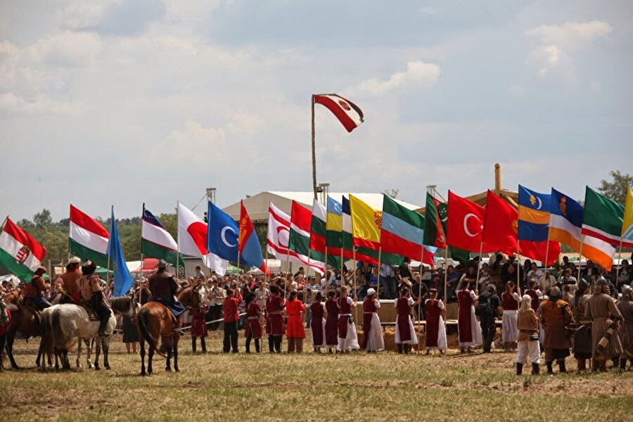 Macaristan   BÜYÜK TÜRK KURULTAYI   Turu